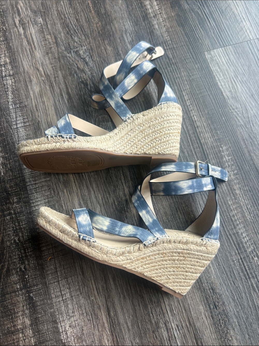 Vince Camuto Blue Tie-Dye Crisscross Espadrille Sandals